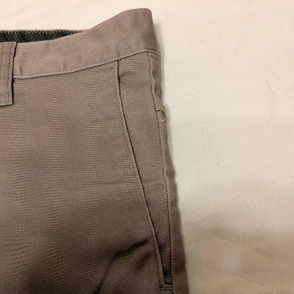 Volcom Shorts Mens 32 Grayish Green Lined Waist Cotton Blend Good Condition - Picture 3 of 14